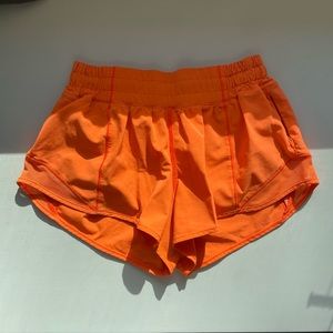 Lululemon Low-Rise Hotty Hot Short 2.5’ Size 2